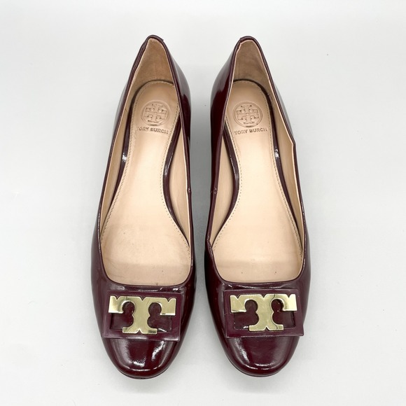Tory Burch Shoes - Tory Burch Gigi Pumps Womens 7M Burgundy Patent Leather Low Heel Gold Logo